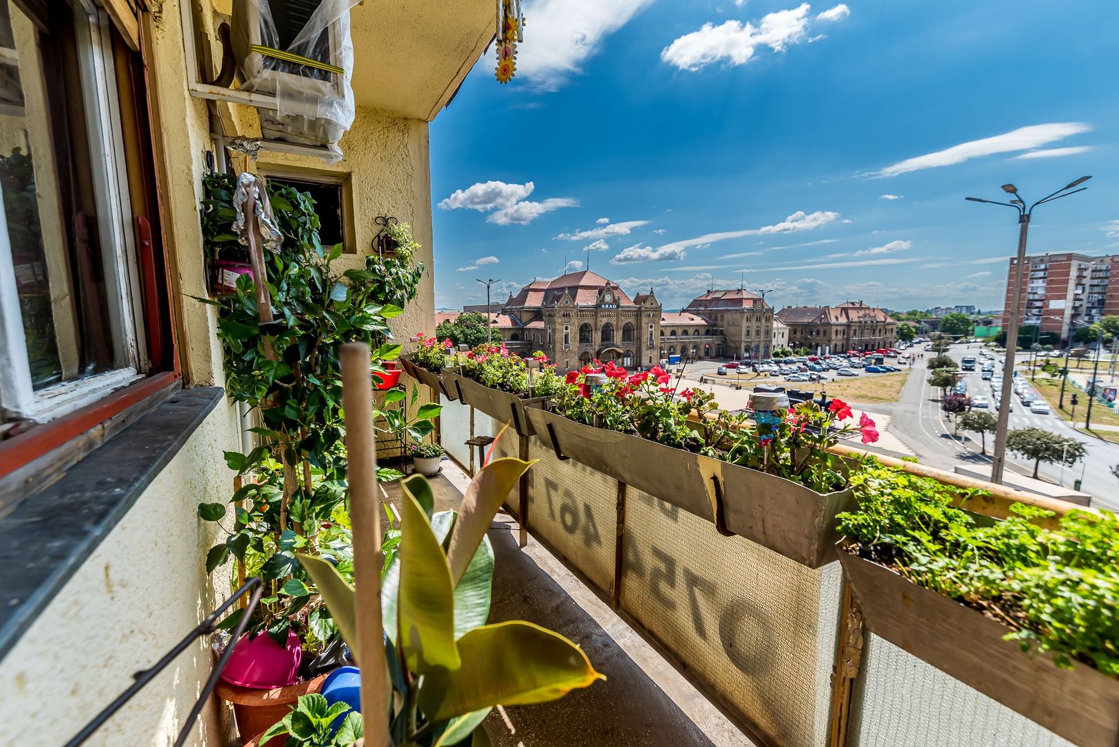 Apartament cu 4 camere decomandat cu vedere panoramica - Poză 2