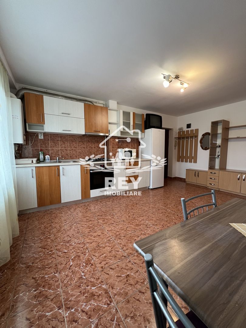 Apartament 3 camere nedecomandat ,bucătărie separată, Stefan cel Mare - Poză 2