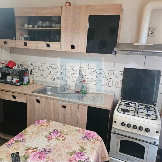 Garsonieră decomandată, etaj parter- Astra - Poză 5