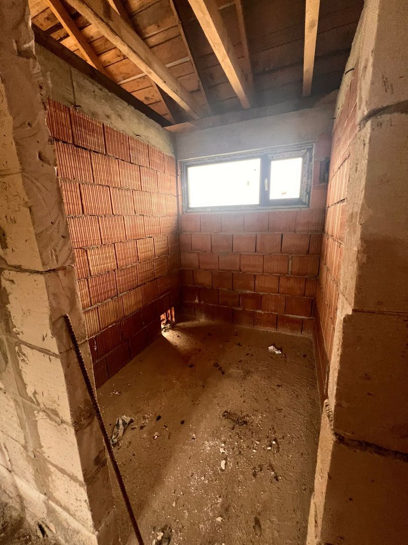 Casa individuala semifinisata in Sanicoara - Poză 19