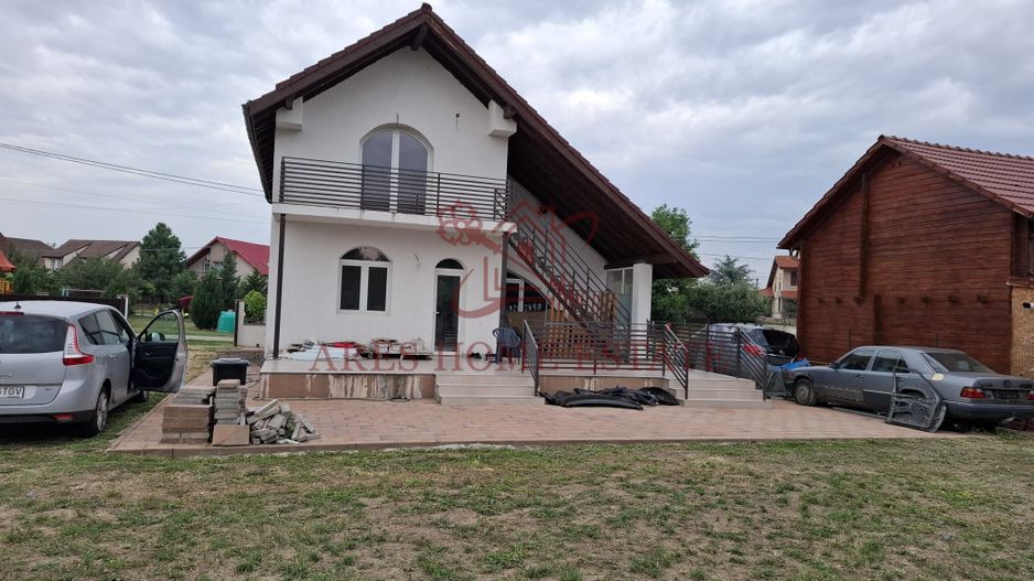 Casă 5 camere, 2 niveluri, intrări și utilități separate – Șag - Poză 3
