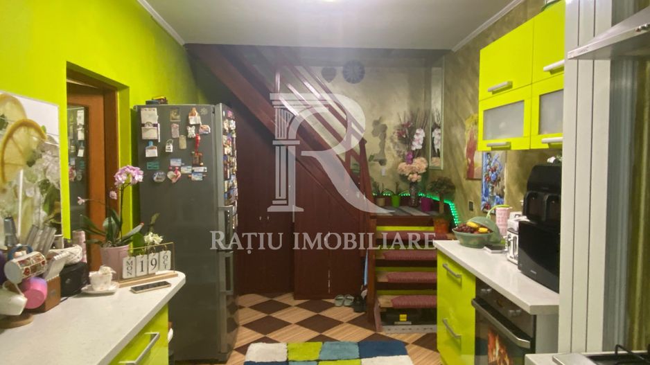 Casa de vânzare cu 3 camere | Tudor Vladimirescu |  Oradea - Poză 6