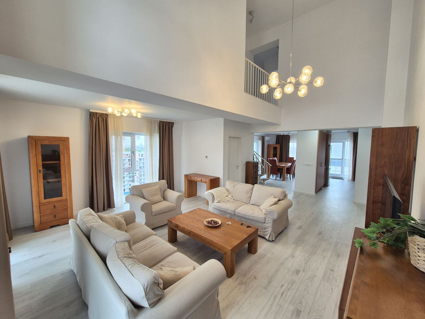 Penthouse 124 mp + 2 locuri de parcare - Belvedere Residence cu vedere la lac - Poză 2