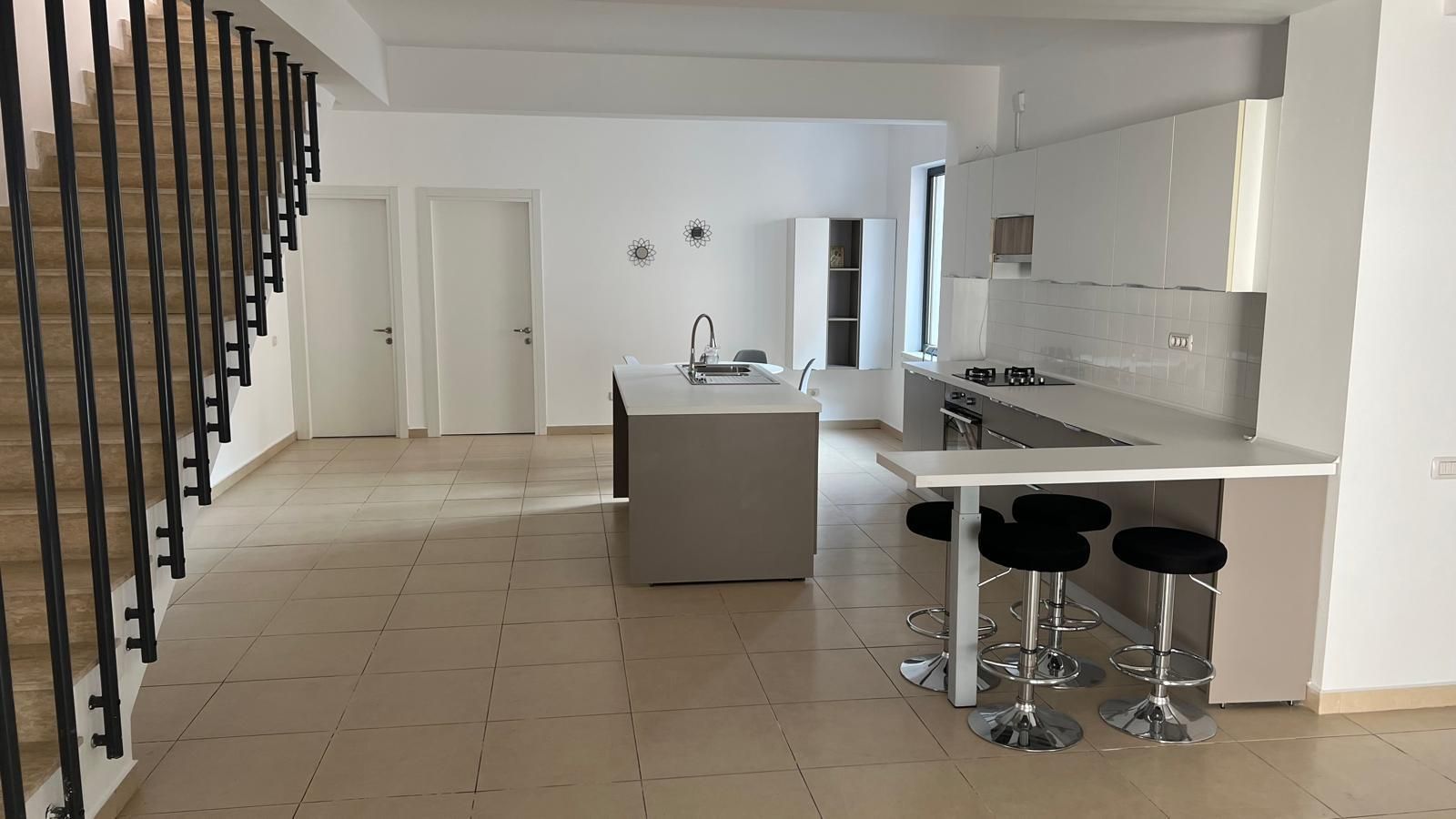 Iancu Nicolae  British School vila de închiriat 5 camere cu piscină - Poză 5