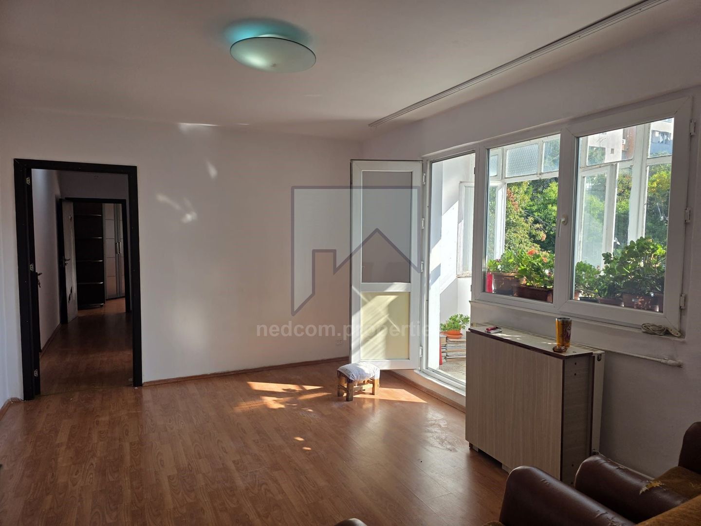 Vanzare apartament 3 camere - Berceni - str. Covasna - Poză 1