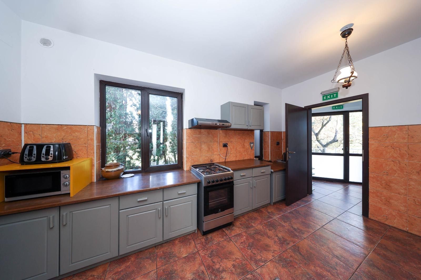 Vilă spațioasă de vânzare în Predeluț, Bran | 2000mp - Poză 13