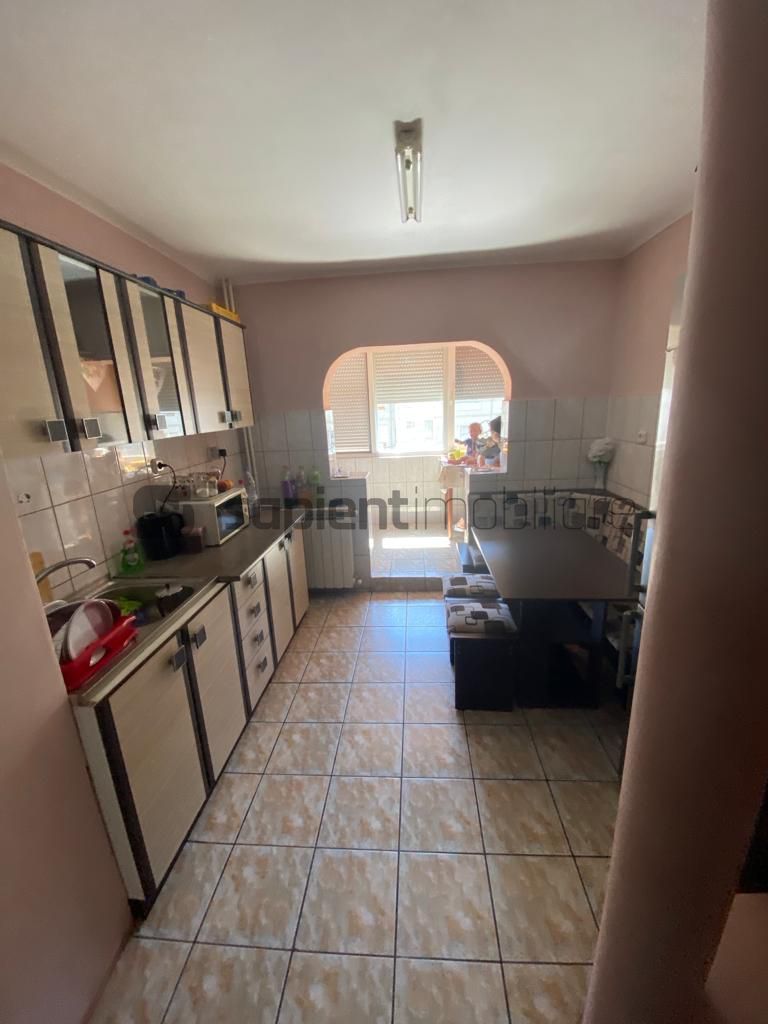 Apartament tip PB 3 camere, zona Decebal - Poză 8