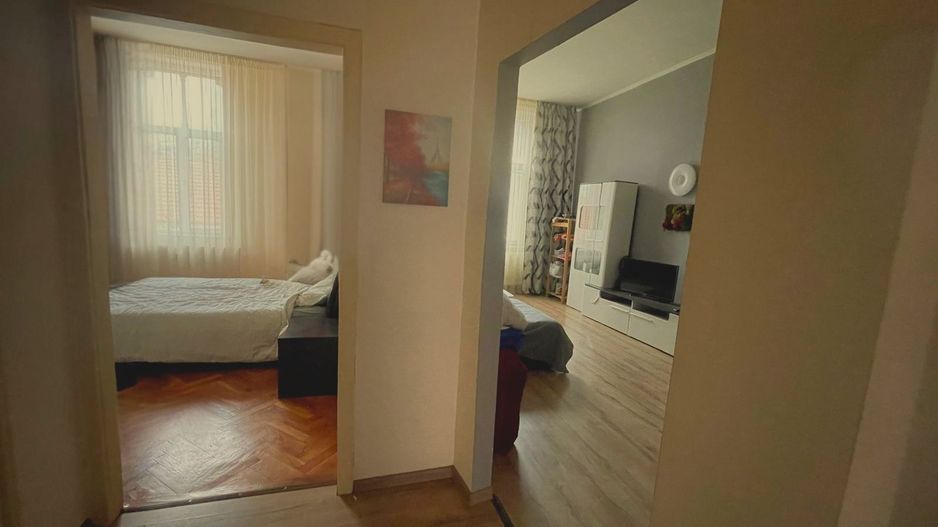 Ap 2 cam, 62 mp –ultracentral(str Aurel Lazar), lângă pietonala Oradea - Poză 2