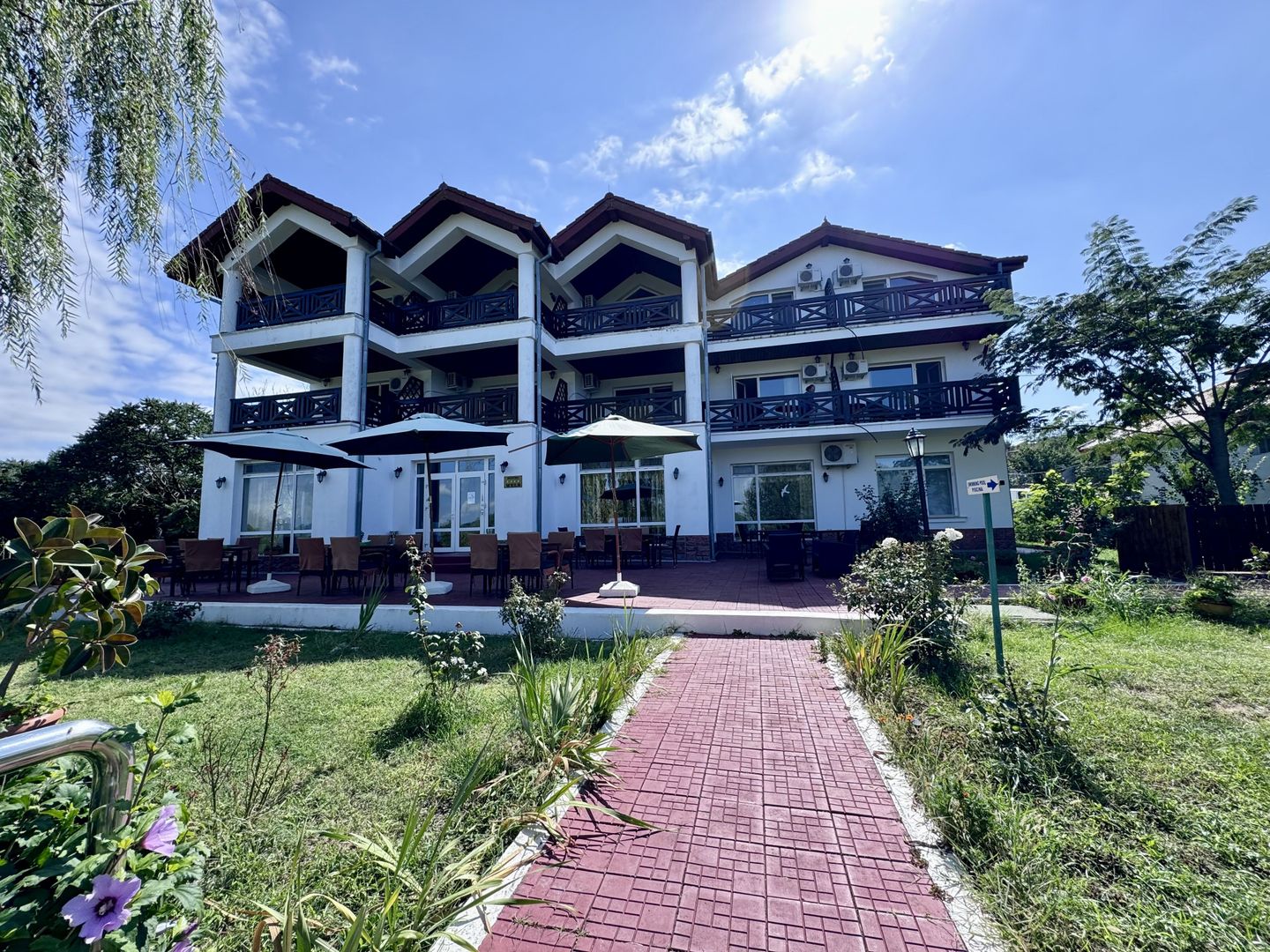 Hotel 20 camere Delta Dunarii 50 m deschidere teren 6000 mp acces auto - Poză 6