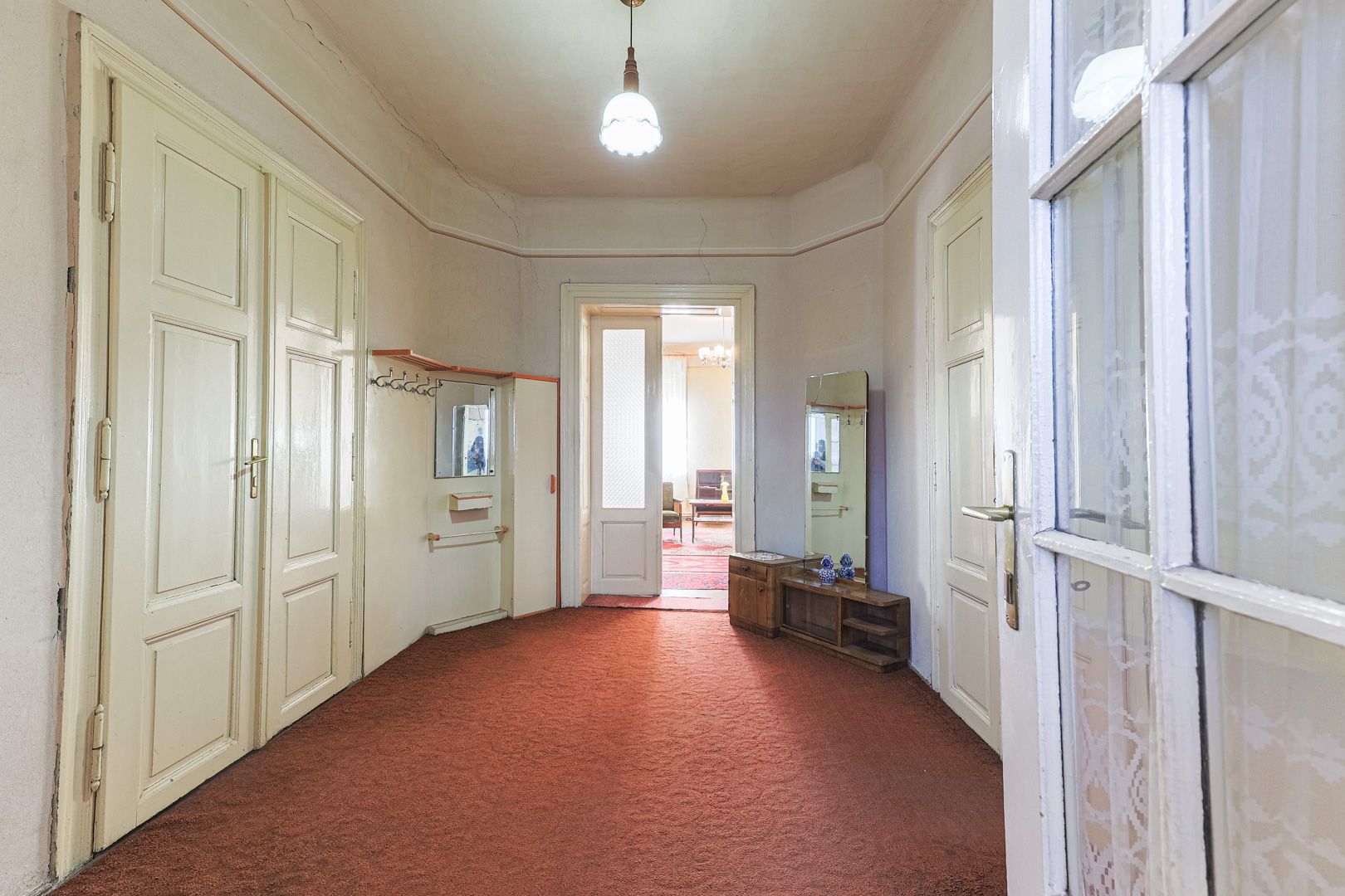 Un întreg etaj ultracentral în Arad - Poză 3