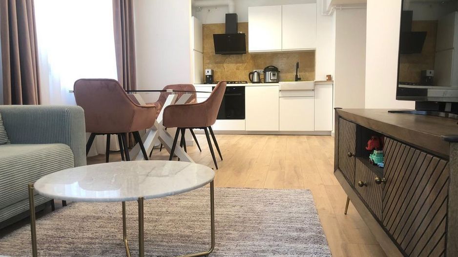 Moghioros Park Residence // Ultramodern // Mobilat/Utilat - Poză 1