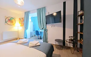 Spațioasă, luminoasă, complet renovată și mobilată, Bloc UNIC - Poză 19
