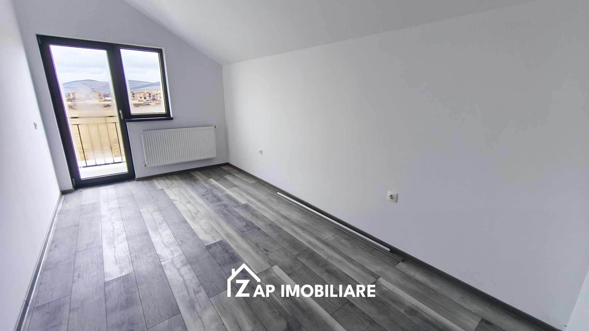 Casa la cheie 4 camere -  Sângeorgiu de Mures - Poză 13