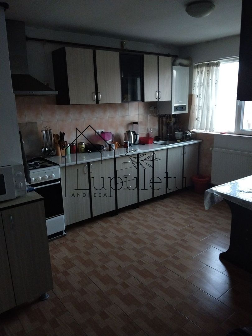 Apartament de Vânzare | 4 Camere | 2 Balcoane | 82MPU | Mihai Viteazul - Poză 1