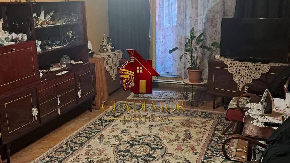 Apartament 3 camere, decomandat, zona Gara Iasi, la bulevard, nu rata - Poză 2