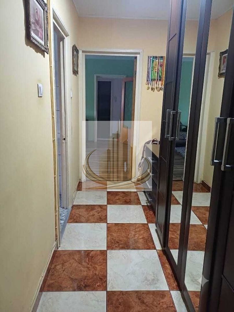 Vand apartament 3 camere doua bai, doua balcoane - Poză 7