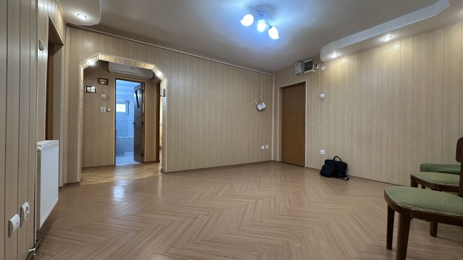 Vanzare apartament cu 4 camere luminos, vedere deschisă-Targoviste-M5 - Poză 2