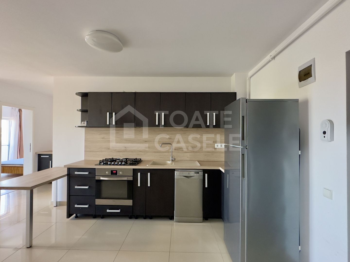 Apartament cu 3 camere, etajul 3, mobilat, utilat, zona IRA - Poză 1