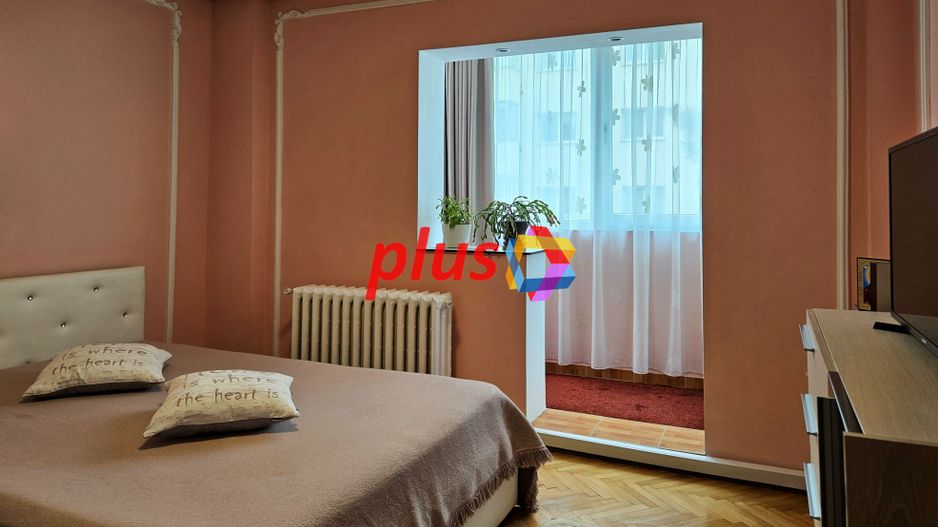 Apartament cu patru camere, zona Calea Bucuresti - Judetean 100 MP - Poză 12