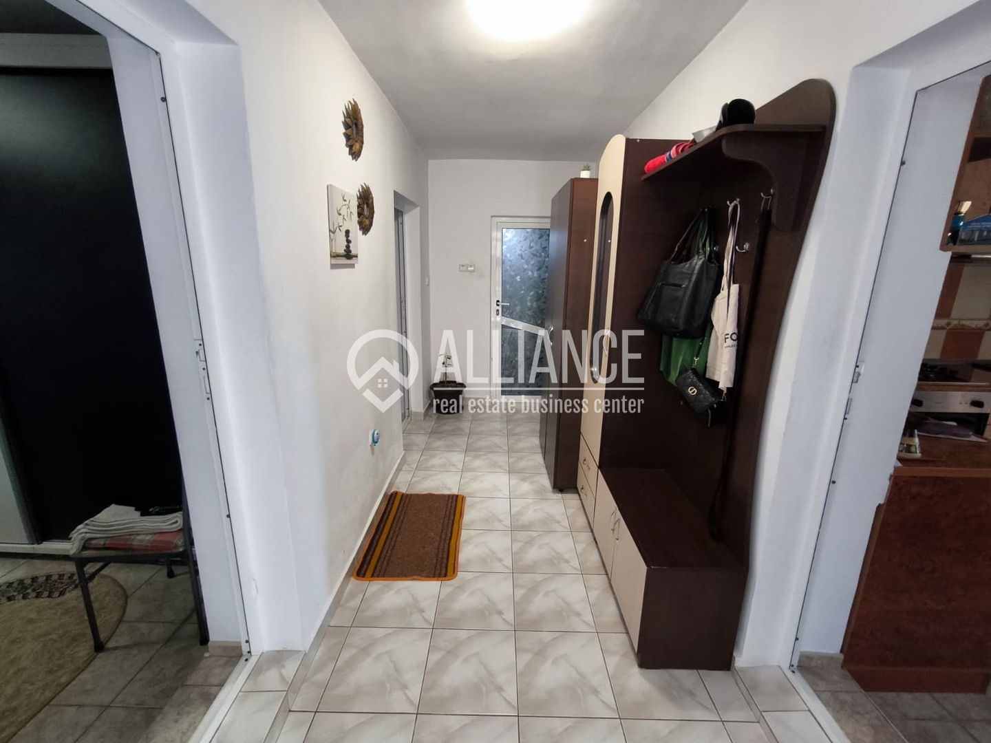 VIILE NOI - casa cu o curte generoasa disponibila imediat - Poză 14