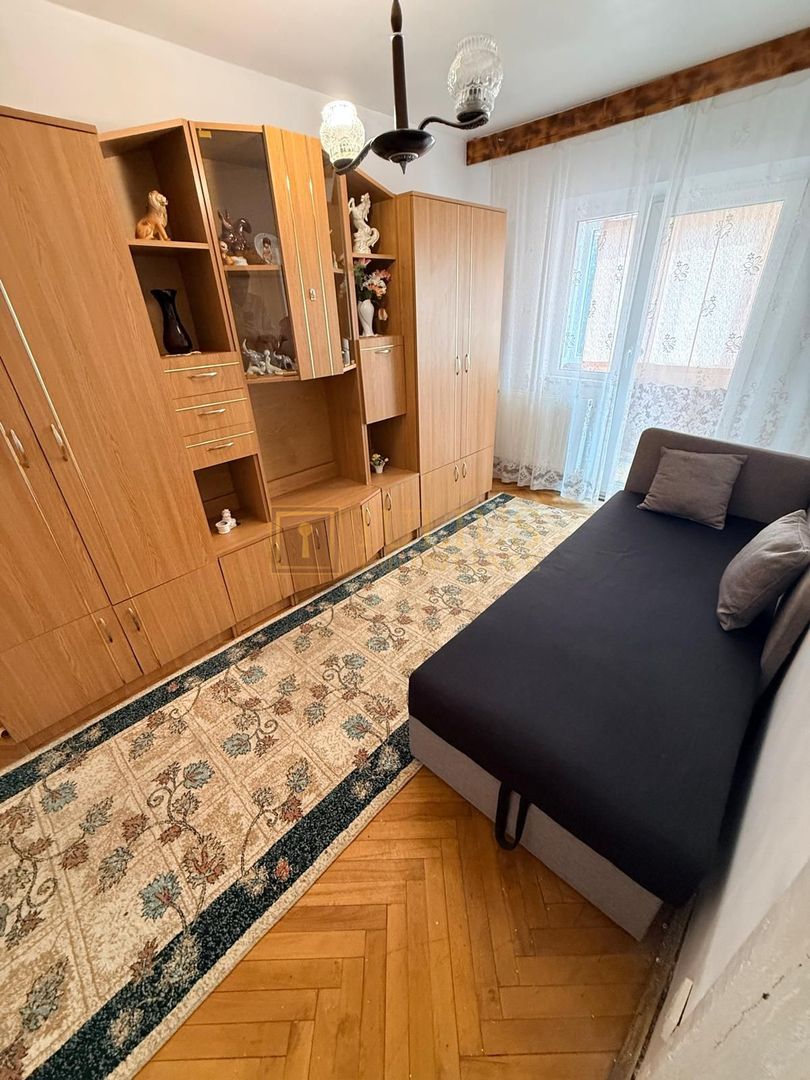 3 camere, situat in Complexul Studentesc, studenti, centrala proprie. - Poză 11