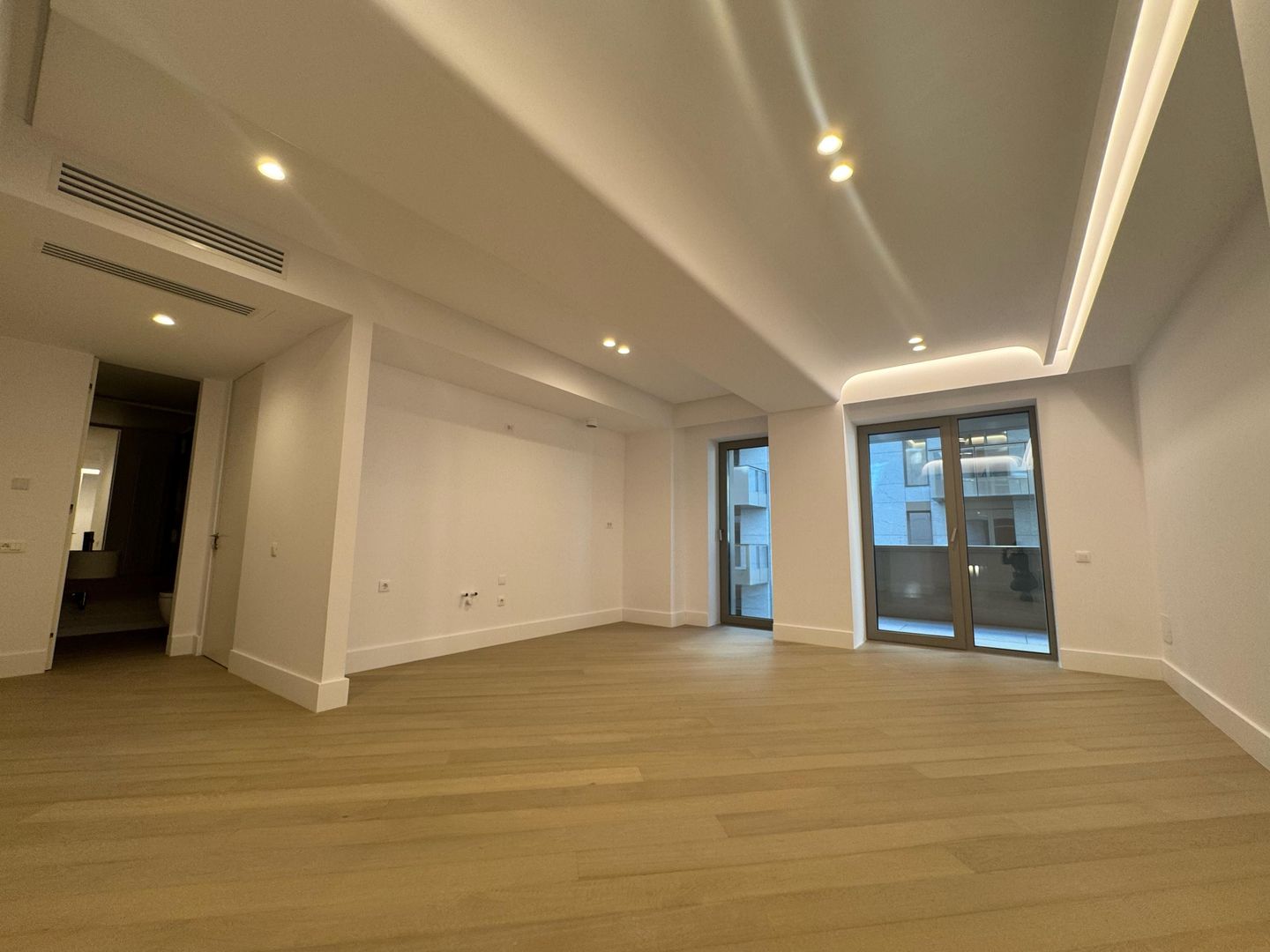 3 CAMERE LUX| 90 mp -Cortina 126| EROU IANCU NICOLAE - Poză 2