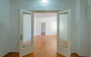 Raritate | Casa Căsătoriilor | Apartament în vilă, curte, garaj! - Poză 14