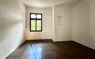 Casă cu farmec aparte, pentru locuit sau birouri,  zona Bălcescu - Poză 8