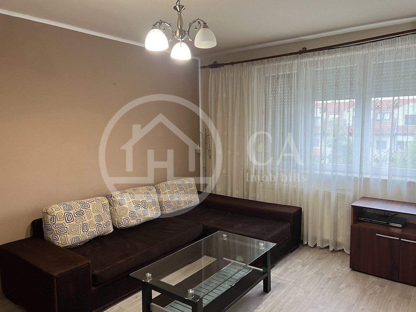 Apartament cu 3 camere de inchiriat in zona Cantermir Oradea - Poză 1