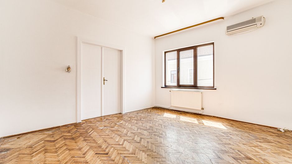 Preț redus! Apartament la casă, în centru - Poză 9