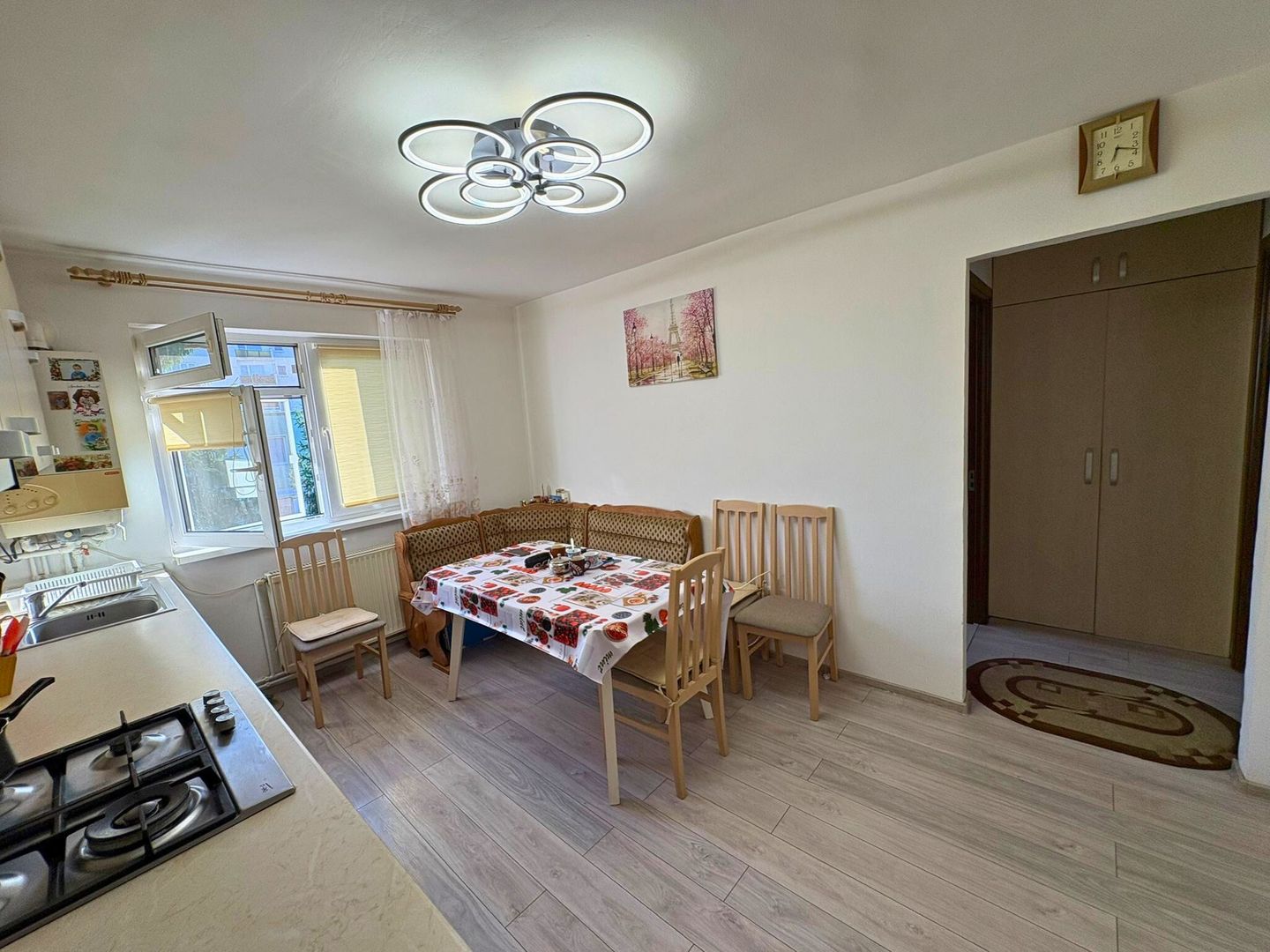 Apartament 2 camere decomandat zona Simeria (lângă piața Dolar) - Poză 1