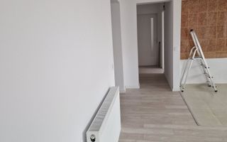 Apartament cu 3 camere și garaj în Baciu, zona Regal. - Poză 2