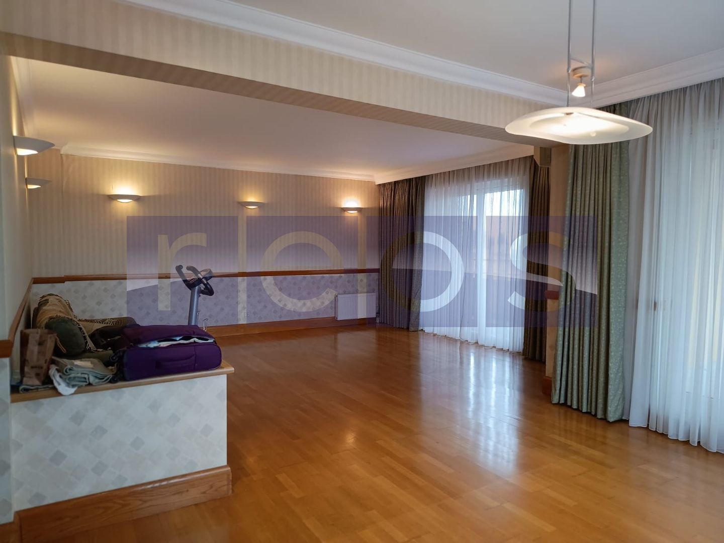 DE VÂNZARE APARTAMENT 3 CAMERE | LOC DE PARCARE + BOXA - Poză 2