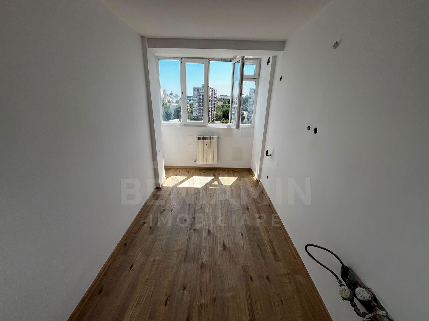 Ramada doua camere ultracentral modern 56mp balcon boxa - Poză 4