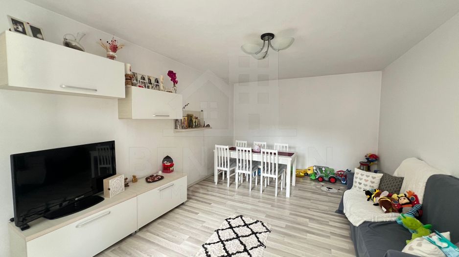 De-Vanzare-Case-16-Camere-400mp-Utili-1100mp-Teren-Sacele-Brasov - Poză 4