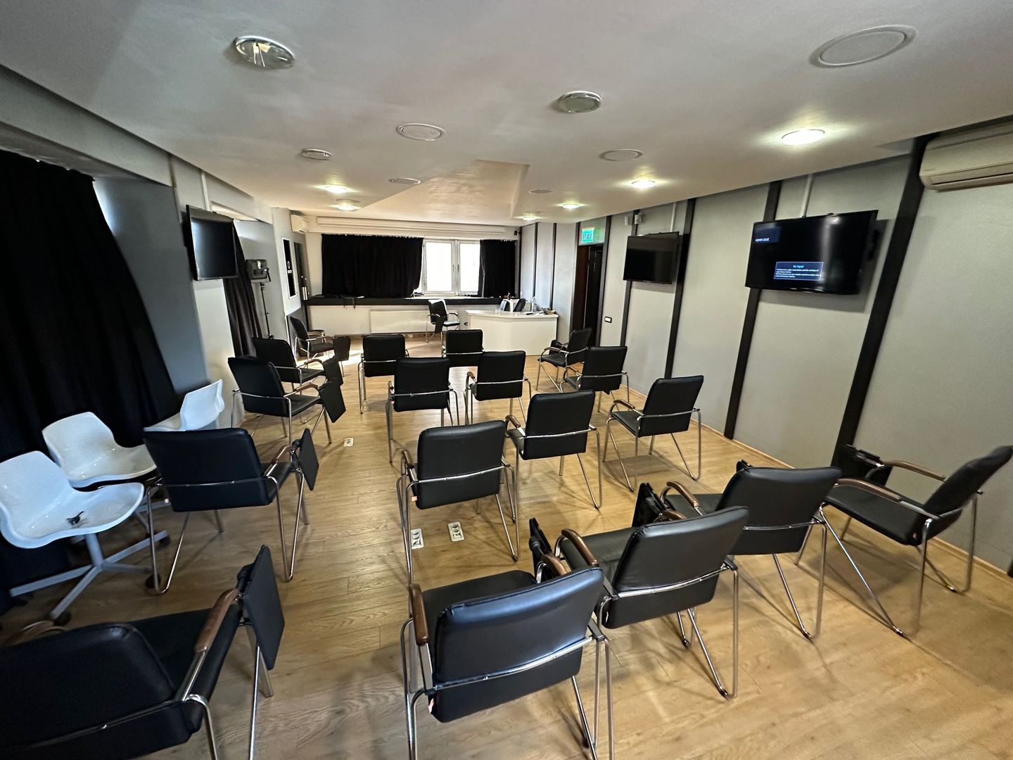 Spatiu în clădire de birouri - Poză 1