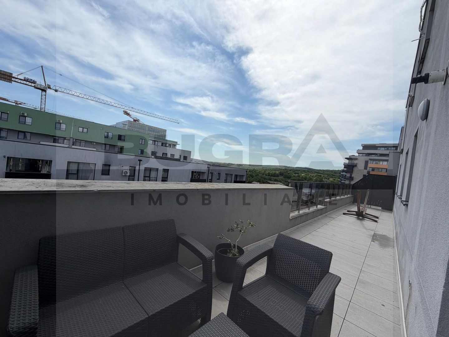 Penthouse 2 niveluri de 120mp, terase 60mp, parcare, zona Iulius Mall - Poză 25