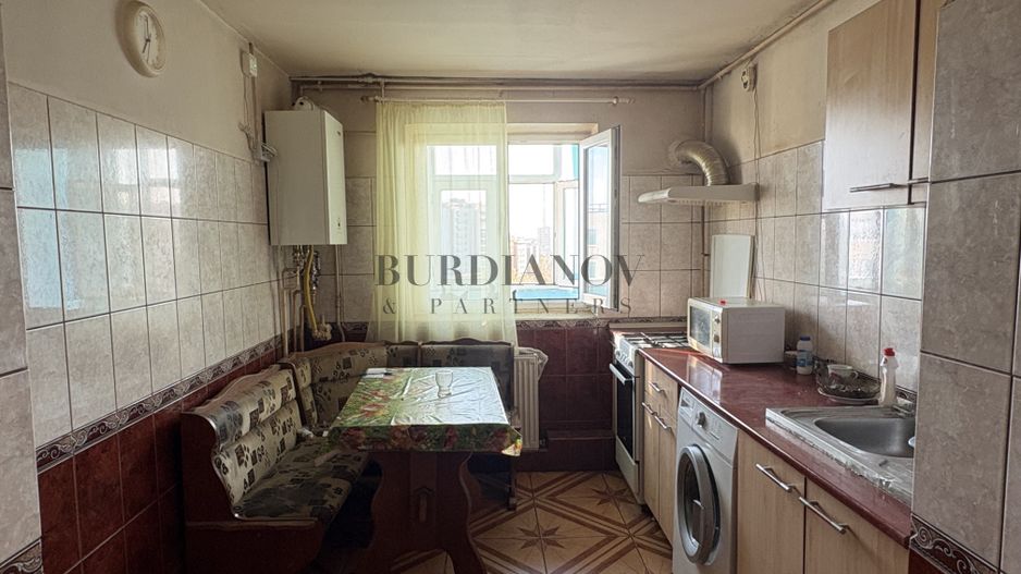 Apartament cu 3 camere - Centrală proprie - Metrou Apărătorii Patriei - Poză 1