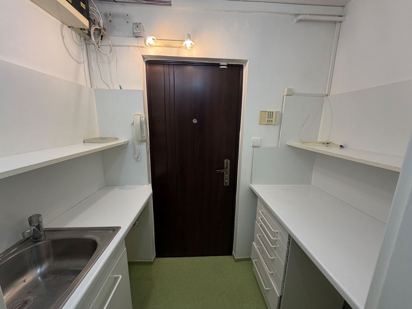 Spațiu parter cu destinație mixtă, zona fostă Lidia – 67 mp - Poză 17
