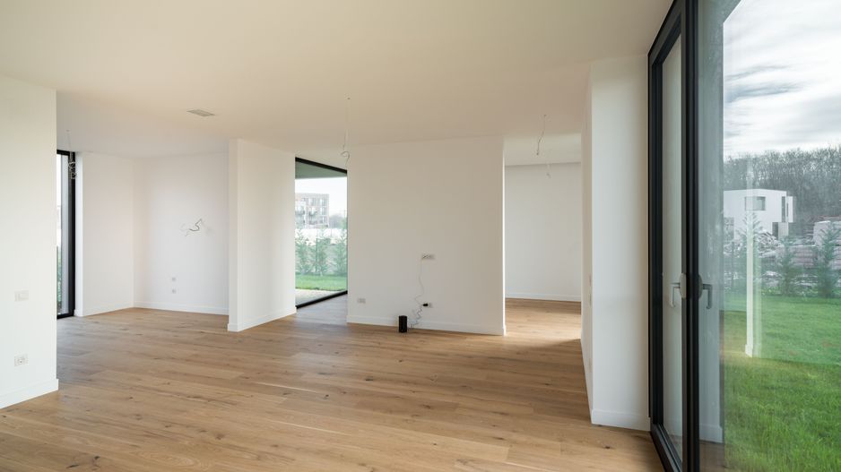 Vila tip UV10 mobilata partial in Amber Forest-prima inchiririere - Poză 13