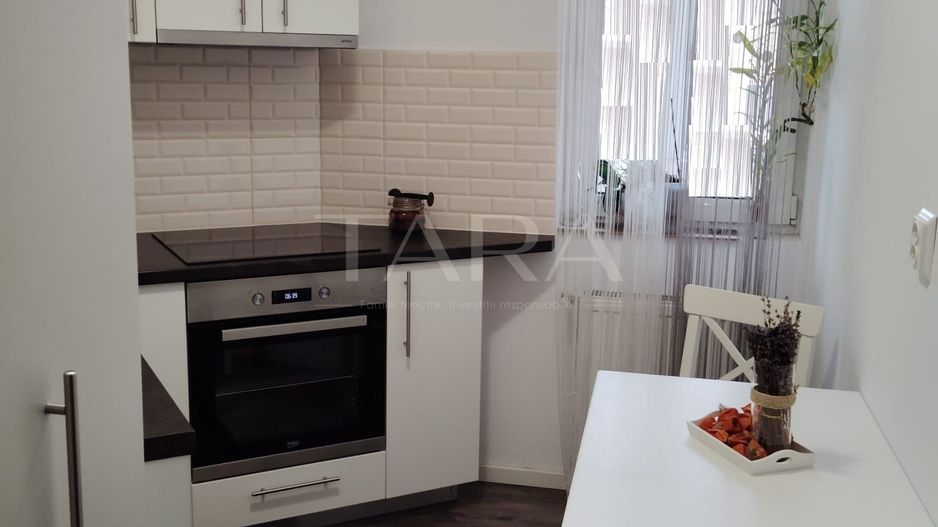Apartament 4 Camere, pe doua niveluri,  Central Apahida. - Poză 1