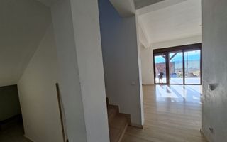 Casa intabulata 5 camere 2 bai si curte generoasa in Bavaria Park - Poză 4