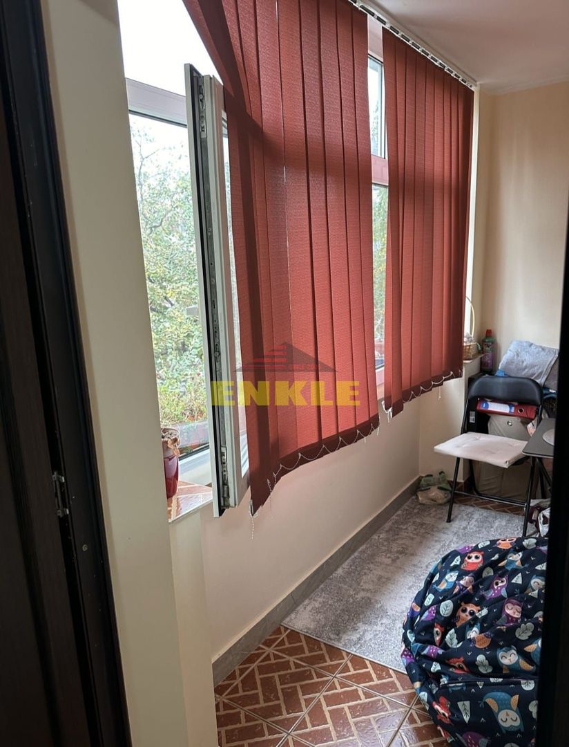 De vanzare apartament cu 3 camere, zona Mall. - Poză 8