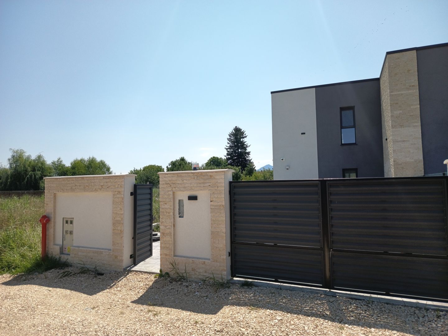 Vila impozanta, aspect deosebit, configuratie tip duplex, view, Brasov - Poză 2
