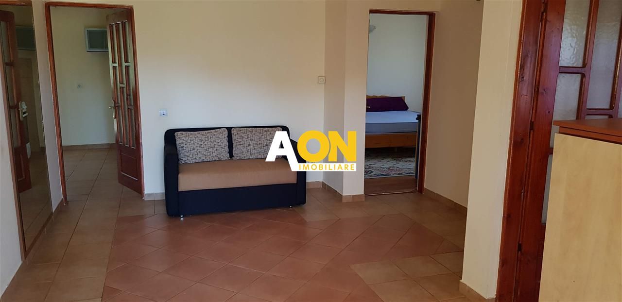 Casă de închiriat, 3 camere, cu terasă și garaj, Partoș - Poză 9