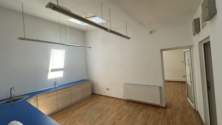 Spatiu de birou -zona strada Cluj/ 4 locuri de parcare - Poză 4