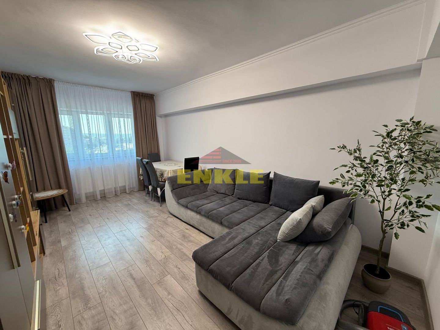Apartament 4 camere decomandat de vânzare – Zona Carrefour - Poză 1