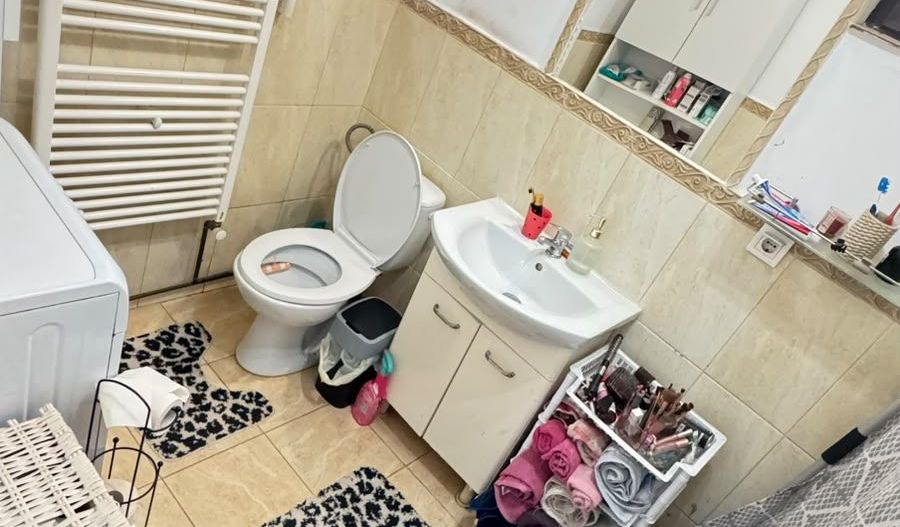🏡 CASĂ DE VÂNZARE ÎNTR-O ZONĂ BUNĂ – CONFORT, SPAȚIU ȘI POSIBILITATE - Poză 9