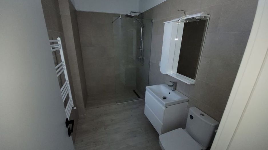 Apartament 2 camere-piscina cu pool bar Mamaia Nord - Poză 5