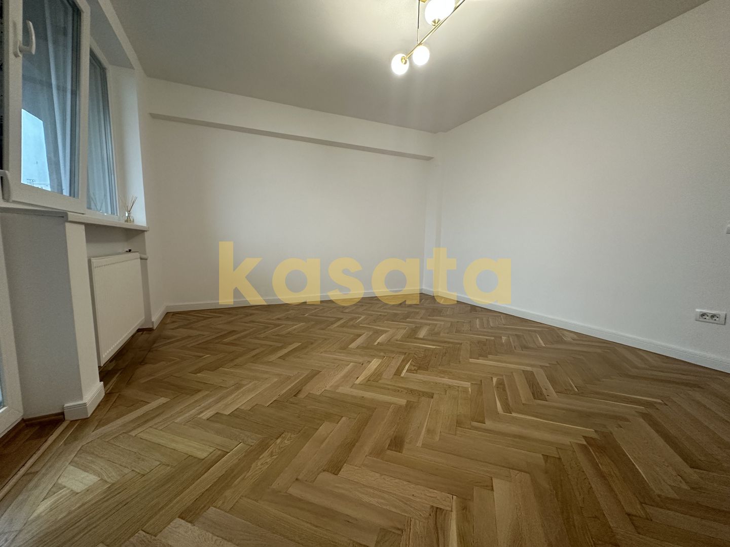 Apartament 3 Camere 🏡 | Universitate 📍| Centrală de Bloc 🔥 | Boxă - Poză 2